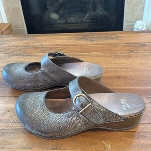 Dansko Martina Mary Jane Clog
Gray Women size 42 EU